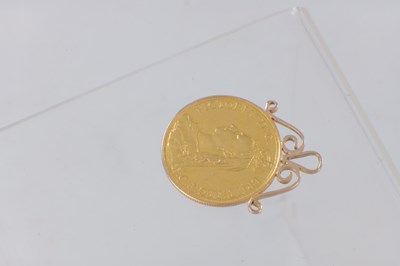 Lot 116 - AN 1887 GOLD SOVEREIGN PENDANT