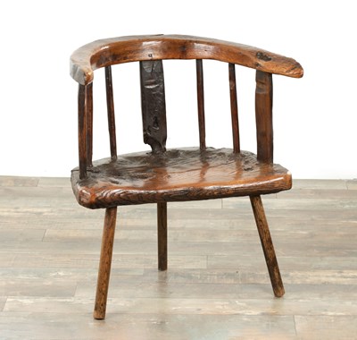 Lot 1601 - A SUPERB EARLY 18TH CENTURY PRIMITIVE NORTH WELSH OAK STICK CHAIR OF LARGE SIZE