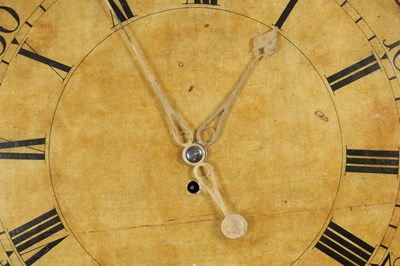 Lot 1476 - WILLIAM MURRELL, HORSHAM. A LATE 18TH CENTURY BLACK JAPANNED TAVERN CLOCK