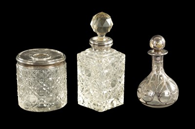 Lot 283 - A COLLECTION OF SILVER MOUNTED AND GLASS ITEMS