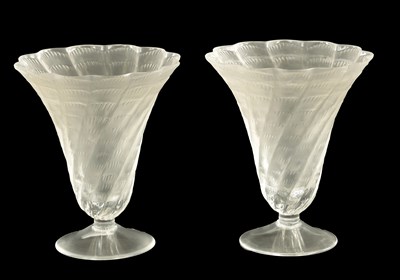 Lot 4 - A PAIR OF LALIQUE 'LUCIE' FROSTED GLASS ICE CREAM BOWLS