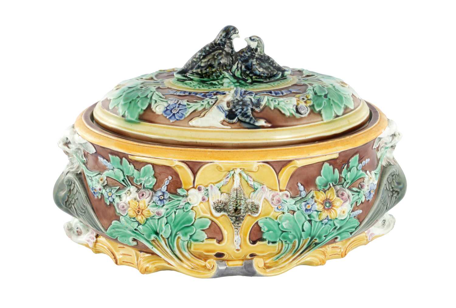 Lot 60 - A 19TH CENTURY WEDGWOOD MAJOLICA GAME DISH
