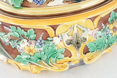 Lot 60 - A 19TH CENTURY WEDGWOOD MAJOLICA GAME DISH