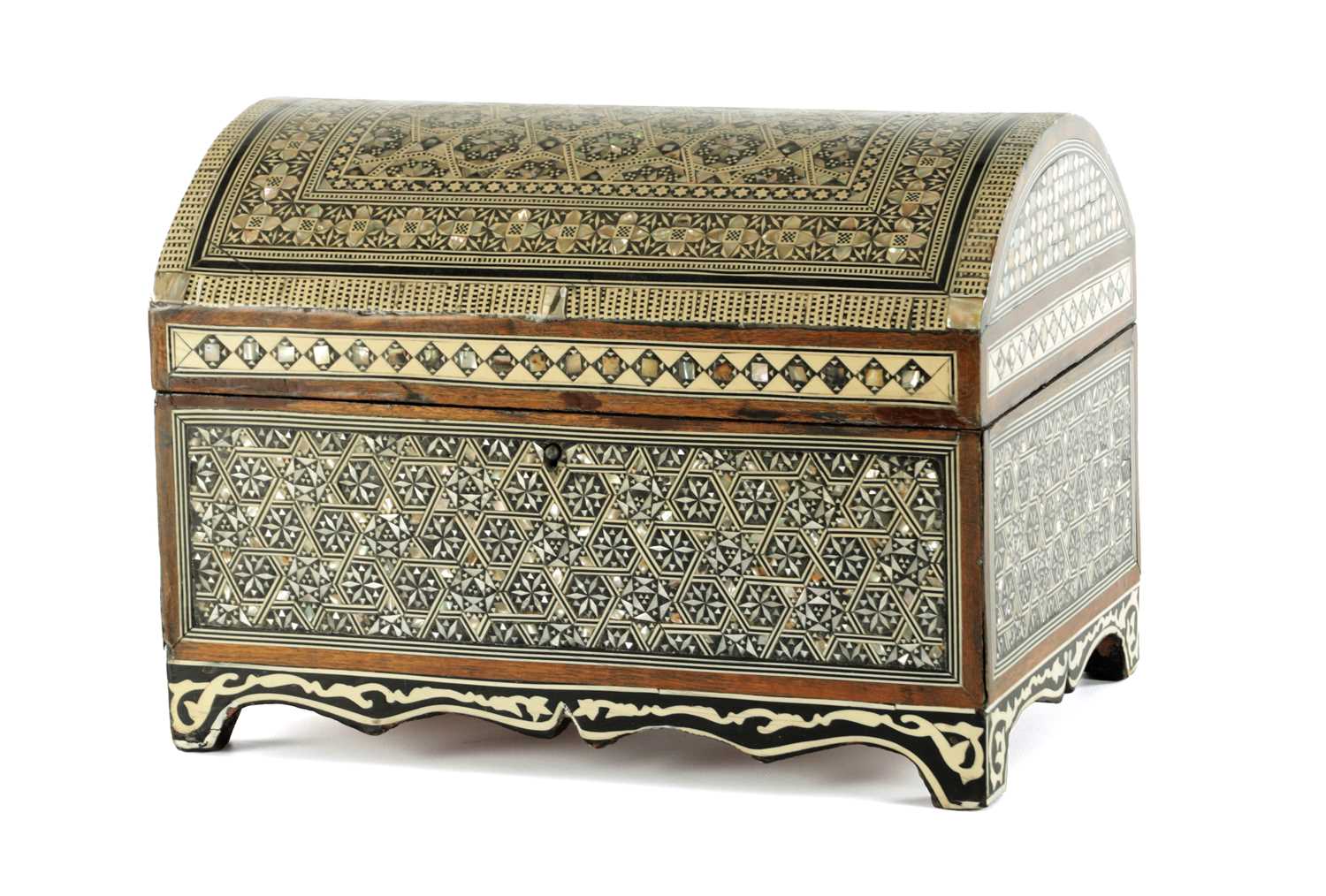 Lot 531 - A 19TH CENTURY INDIAN DOME TOPPED IVORY AND MOTHER OF PEARL INLAID CASKET
