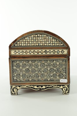 Lot 531 - A 19TH CENTURY INDIAN DOME TOPPED IVORY AND MOTHER OF PEARL INLAID CASKET