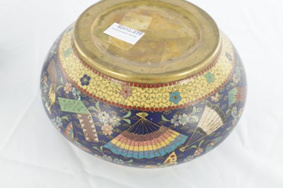 Lot 542 - A CHINESE CLOISONNE ENAMEL SQUAT BULBOUS BOWL AND COVER