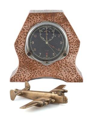 Lot 1329 - A WWII AIR MINISTRY "TIME OF TRIP" AIRCRAFT COCKPIT CLOCK