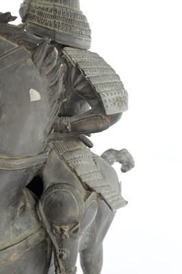 Lot 654 - A LARGE MEIJI PERIOD JAPANESE BRONZE SCULPTURE