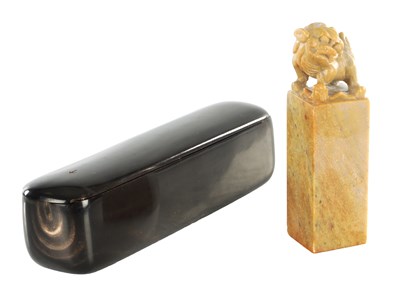Lot 354 - A CHINESE CARVED SOAPSTONE SEAL