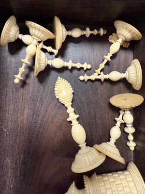Lot 375 - AN EARLY 19TH CENTURY VIZAGAPATAM INDIAN ROSEWOOD AND IVORY GAMES COMPENDIUM