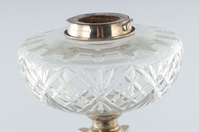 Lot 223 - AN EDWARDIAN SILVER CORINTHIAN COLUMN OIL LAMP