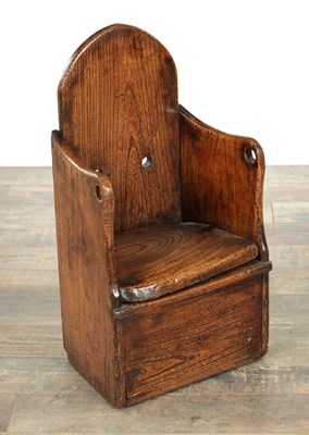 Lot 1716 - A PRIMITIVE 18TH CENTURY ELM CHILD'S CHAIR