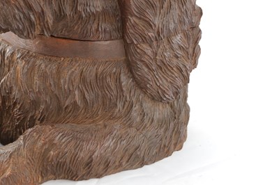 Lot 945 - A 19TH CENTURY BLACK FOREST CARVED LINDEN WOOD MUSICAL DOGS HEAD TABACCO BOX