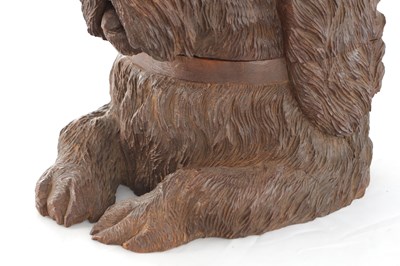 Lot 945 - A 19TH CENTURY BLACK FOREST CARVED LINDEN WOOD MUSICAL DOGS HEAD TABACCO BOX
