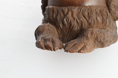 Lot 945 - A 19TH CENTURY BLACK FOREST CARVED LINDEN WOOD MUSICAL DOGS HEAD TABACCO BOX