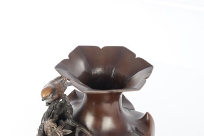 Lot 579 - A FINE JAPANESE MEIJI PERIOD BRONZE VASE