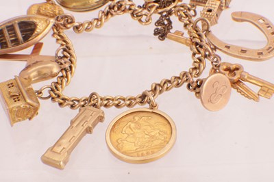 Lot 106 - A 9CT GOLD CHARM BRACELET WITH SOVEREIGN