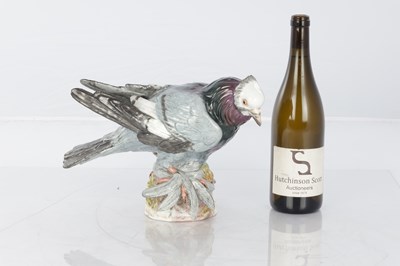 Lot 21 - A 19TH CENTURY MEISSEN PORCELAIN SCULPTURE OF A PIGEON