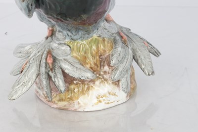 Lot 21 - A 19TH CENTURY MEISSEN PORCELAIN SCULPTURE OF A PIGEON