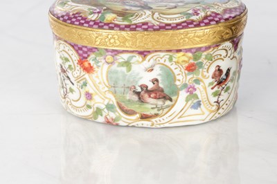 Lot 124 - A FINE 18TH CENTURY ENAMEL AND GOLD OVAL SNUFF BOX