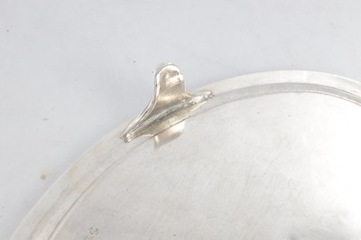 Lot 285 - A GOOD PAIR OF GEORGE III HEPPLEWHITE STYLE OVAL SILVER TRAYS