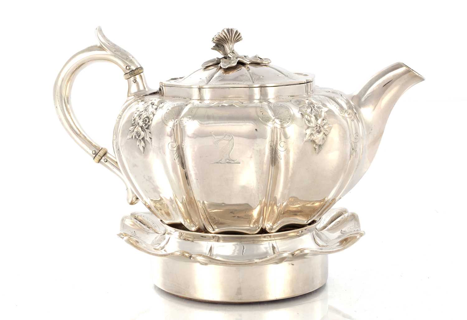 Lot 266 - A FINE 19TH CENTURY SILVER TEAPOT ON STAND OF LEAF SHAPED DESIGN