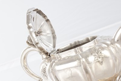 Lot 266 - A FINE 19TH CENTURY SILVER TEAPOT ON STAND OF LEAF SHAPED DESIGN