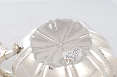 Lot 266 - A FINE 19TH CENTURY SILVER TEAPOT ON STAND OF LEAF SHAPED DESIGN
