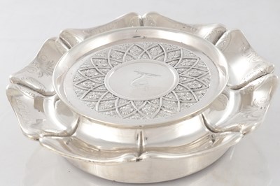 Lot 266 - A FINE 19TH CENTURY SILVER TEAPOT ON STAND OF LEAF SHAPED DESIGN