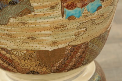 Lot 567 - A LARGE JAPANESE MEIJI PERIOD SATSUMA OVOID HALL VASE