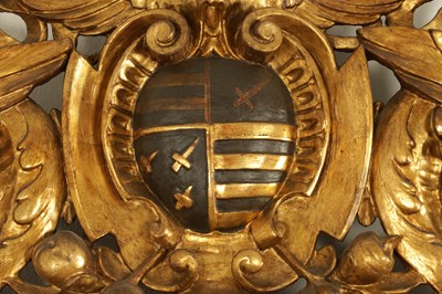 Lot 1588 - A GOOD LARGE-SIZED ITALIAN CARVED GILT WOOD HANGING MIRROR
