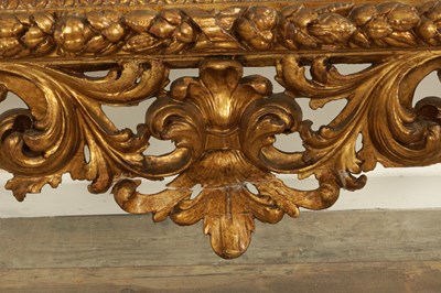 Lot 1588 - A GOOD LARGE-SIZED ITALIAN CARVED GILT WOOD HANGING MIRROR