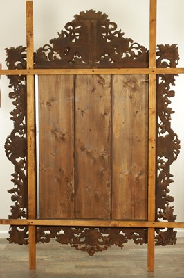 Lot 1588 - A GOOD LARGE-SIZED ITALIAN CARVED GILT WOOD HANGING MIRROR