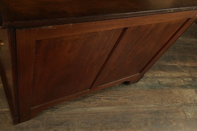 Lot 1719 - A FINE MID 18TH CENTURY MAHOGANY SERPENTINE SHAPED KNEEHOLE DESK IN THE MANNER OF THOMAS CHIPPENDALE