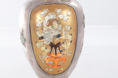 Lot 420 - A JAPANESE MEIJI PERIOD SHIBIYAMA AND SILVER VASE