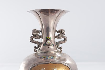 Lot 420 - A JAPANESE MEIJI PERIOD SHIBIYAMA AND SILVER VASE