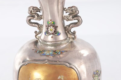 Lot 420 - A JAPANESE MEIJI PERIOD SHIBIYAMA AND SILVER VASE
