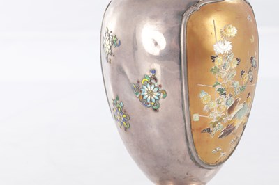 Lot 420 - A JAPANESE MEIJI PERIOD SHIBIYAMA AND SILVER VASE