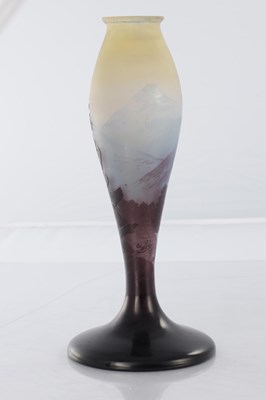 Lot 1 - AN EMILE GALLE ART NOVEAU CAMEO GLASS VASE OF LARGE SIZE