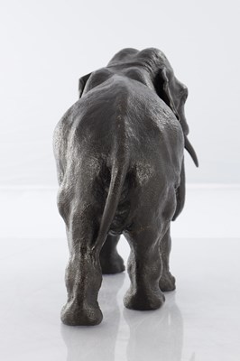 Lot 366 - A JAPANESE MEIJI PERIOD PATINATED BRONZE SCULPTURE OF AN ELEPHANT