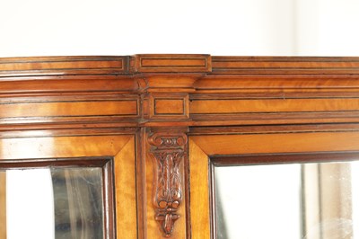 Lot 1663 - A GOOD EARLY 19TH CENTURY SATINWOOD AND MAHOGANY INLAID DISPLAY CABINET IN THE MANNER OF JOHN HOWARD AND SON