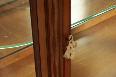 Lot 1663 - A GOOD EARLY 19TH CENTURY SATINWOOD AND MAHOGANY INLAID DISPLAY CABINET IN THE MANNER OF JOHN HOWARD AND SON