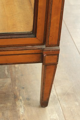 Lot 1663 - A GOOD EARLY 19TH CENTURY SATINWOOD AND MAHOGANY INLAID DISPLAY CABINET IN THE MANNER OF JOHN HOWARD AND SON
