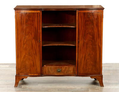 Lot 1629 - AN UNUSUAL GEORGE III CROSS-BANDED FLAMED MAHOGANY SERPENTINE FRONTED SIDE CABINET