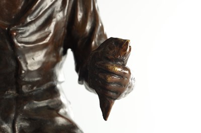 Lot 837 - VINCENZO CINQUE (1852-1929). BRONZE FIGURAL SCULPTURE OF A FISHERMAN