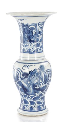 Lot 410 - A CHINESE KANGXI PERIOD BLUE AND WHITE BULBOUS VASE