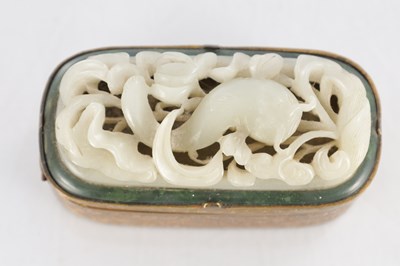 Lot 378 - A CHINESE GILT BRONZE AND CARVED JADE SNUFF BOX
