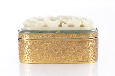 Lot 378 - A CHINESE GILT BRONZE AND CARVED JADE SNUFF BOX