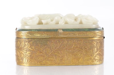 Lot 378 - A CHINESE GILT BRONZE AND CARVED JADE SNUFF BOX