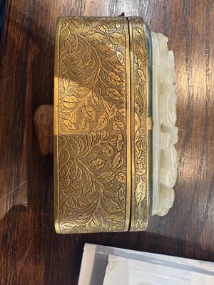 Lot 378 - A CHINESE GILT BRONZE AND CARVED JADE SNUFF BOX